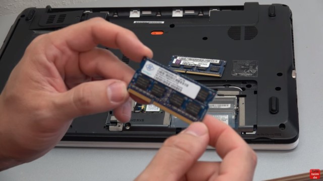 Packard Bell Easynote Notebook öffnen - HDD SSD einbauen - CMOS + Lüfter + Tastatur - DDR3-RAM erweitern
