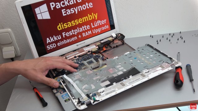 Packard Bell Easynote Notebook öffnen - HDD SSD einbauen - CMOS + Lüfter - Tastatur ausbauen