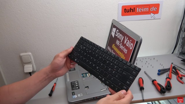 Sony Vaio Notebook reparieren - Tastatur ausbauen und ggf. tauschen