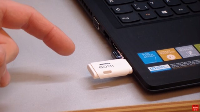 Windows 10 Recovery USB Stick erstellen zum Reinstallieren - USB-Stick mit 16GB einstecken
