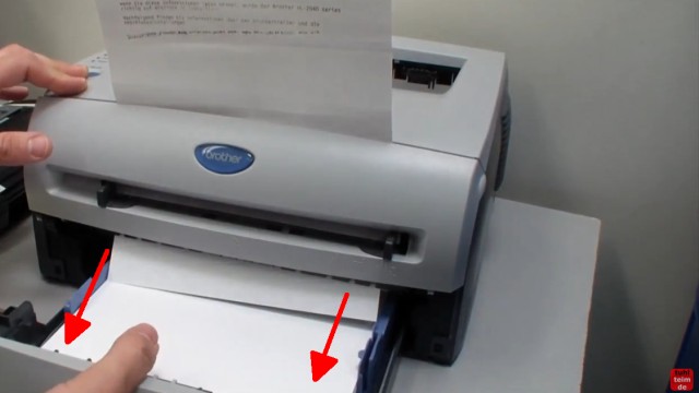 Brother HL Laserdrucker Papierstau - richtig entfernen ohne Drucker zu beschädigen - jetzt Papierkassette entfernen