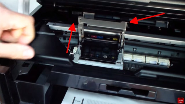 Canon Pixma Druckkopf ausbauen und reinigen - Drucker öffnen - Tintenpatronen herausnehmen und Bügel hochklappen