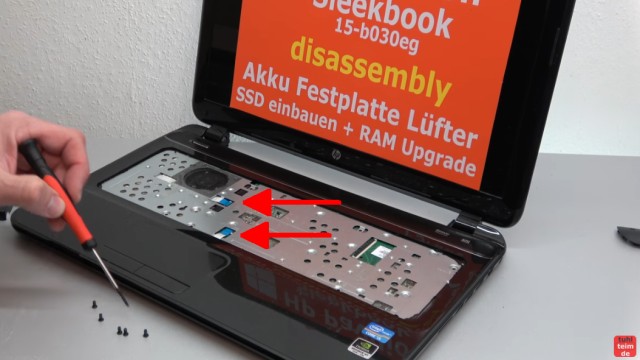 HP Pavilion Sleekbook 15 Notebook öffnen HDD SSD RAM Lüfter CMOS tauschen - unter der Tastatur sind noch fünf Schrauben zu entfernen und die beiden Kabel zu lösen