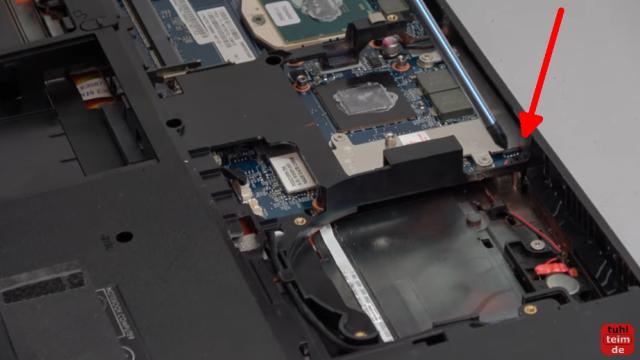 Nexoc XMX Clevo W370ST Gaming Notebook Festplatte SSD Lüfter RAM CMOS Reparatur - versteckte Schraube entfernen