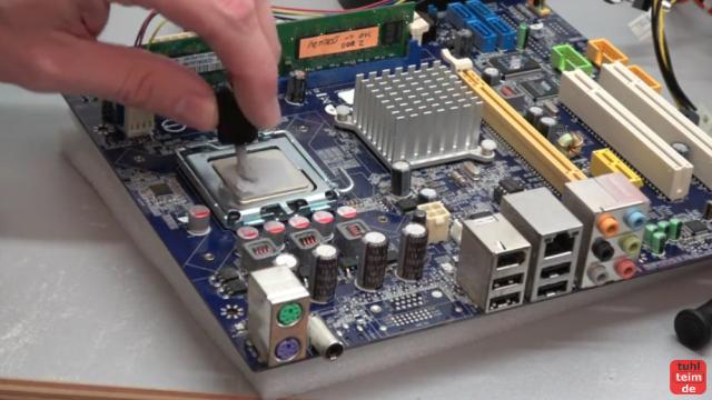 PC defekt - geht nicht an - Bildschirm bleibt schwarz - Reparaturanleitung - Wärmeleitpaste neu auftragen
