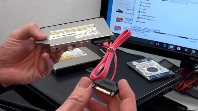 Notebook DVD Laufwerk extern an USB oder in PC einbauen an SATA - optisches Laufwerk mit Adapter auf PC-ATX-Strom und SATA