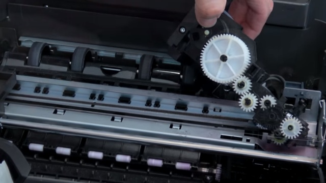 Hewlett-Packard Drucker - Patronenwagen frei geben lösen - HP Papierstau entfernen - Zahnräder ausbauen, prüfen und reinigen