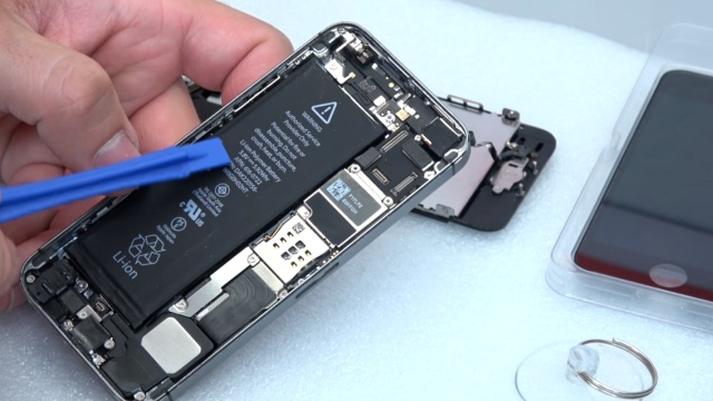 iPhone 5s Display Reparatur + Home Button einfach tauschen - Akkutausch wäre jetzt auch möglich