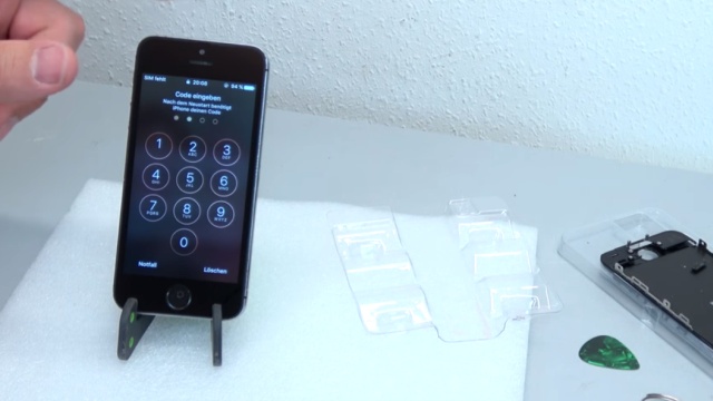 iPhone 5s Display Reparatur + Home Button einfach tauschen - neues Display funktioniert einwandfrei