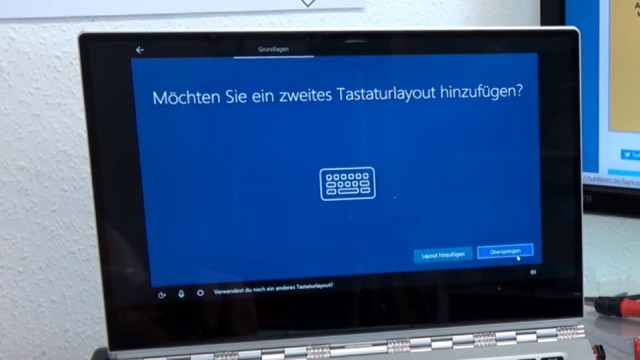 Windows 10 Installation von USB-Stick mit Sprachsteuerung + Cortana "Intelligenz"-Test - Texte werden vorgelesen und auf gesprochene Antwort gewartet