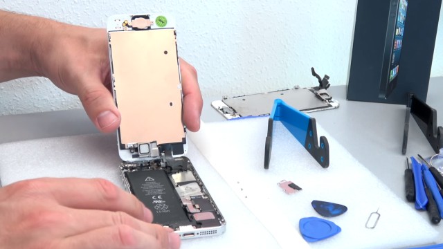 iPhone Display Reparatur in 10 Minuten - Kaufen Austausch Wechsel - neues Display aufsetzen und einbauen