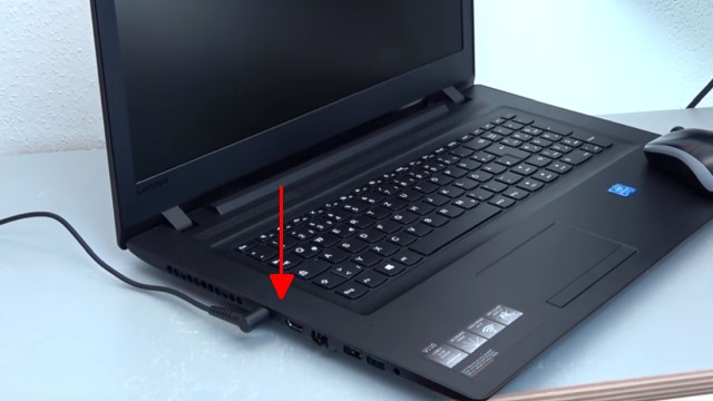 Lenovo Notebook BIOS starten - aufrufen mit Büroklammer - Novo-Button "Loch" bei Lenovo V110 Laptop