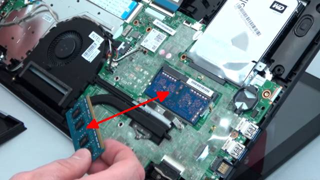 Lenovo Yoga kaum benutzt schon kaputt - Notebook öffnen Akku RAM CMOS Display wechseln - DDR3-RAM tauschen 1.35V vs. 1.5V