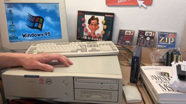 Dell Optiplex GL 5100 Desktop PC mit Windows 95