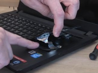 Notebook schaltet sich nicht mehr ein - Tastatur ist im Notebook verklebt