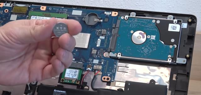 Notebook schaltet sich nicht mehr ein - CMOS-Batterie wechseln und erneuern